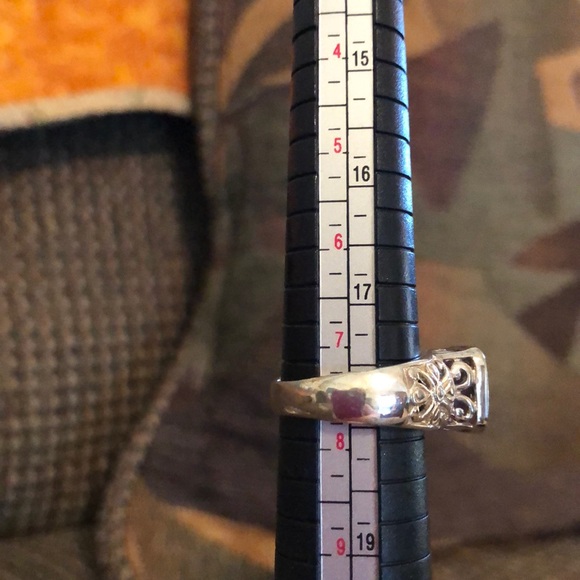 Ring - Picture 3 of 4